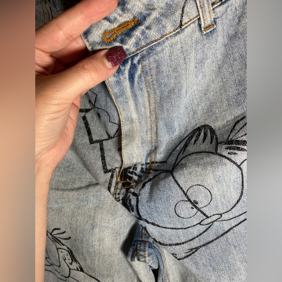 Oloey Garfield Black Cartoon Art Blue Jeans - Picture 8 of 11